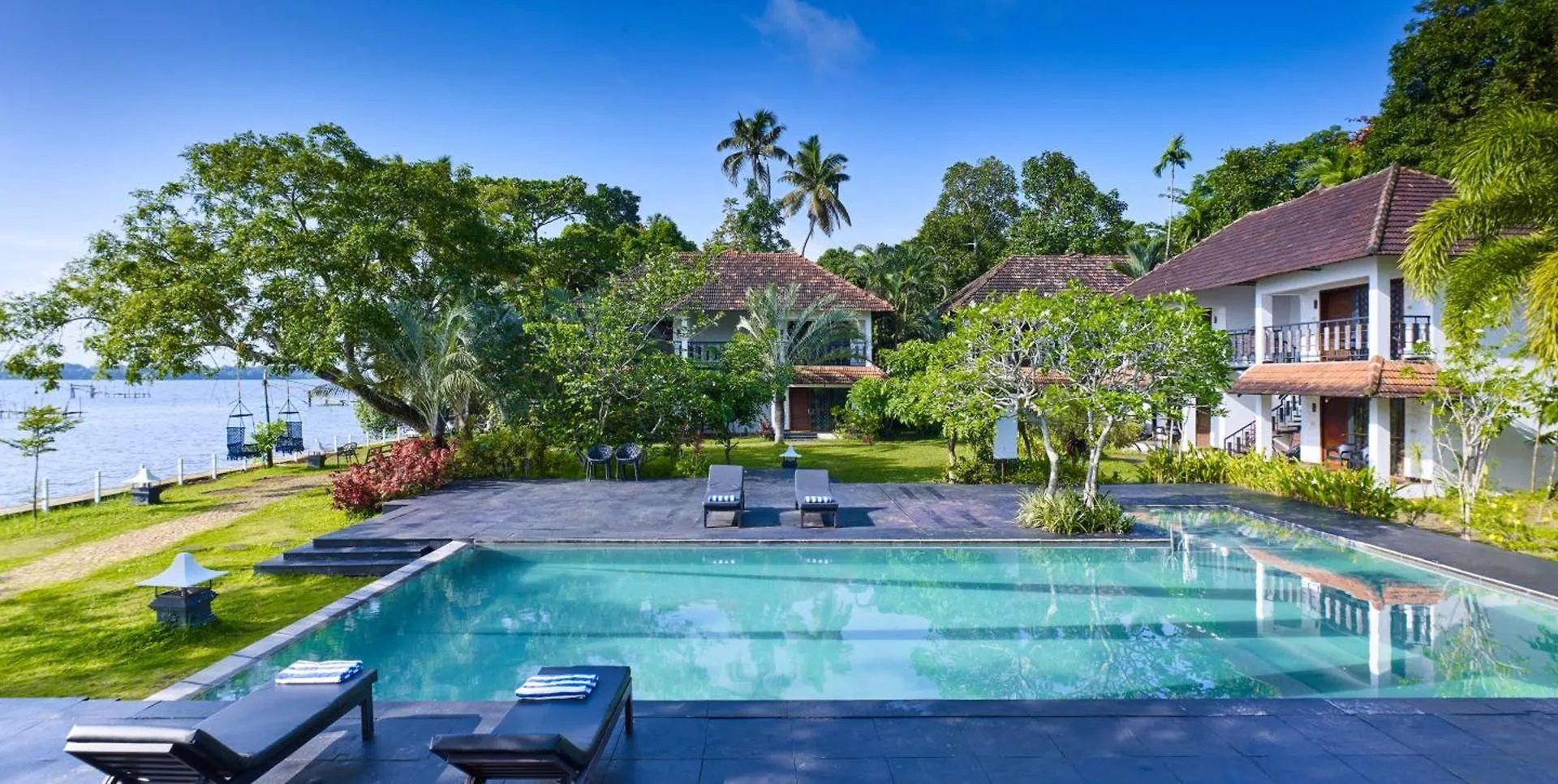 Deshadan Backwater Resort - The Best Sunrise View Alappuzha India